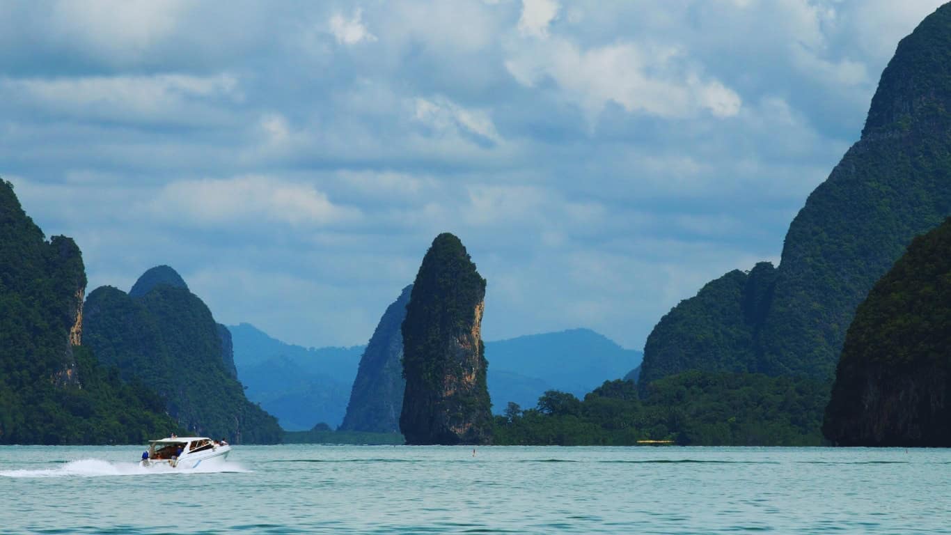 A truly unforgettable day tour to phang nga bay and james bong island