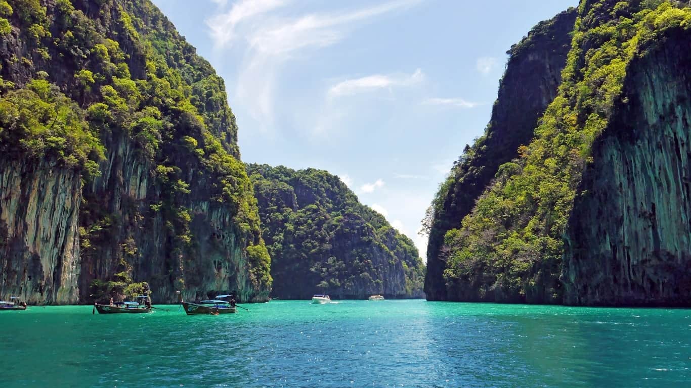 Entrance to the incredible pileh lagoon