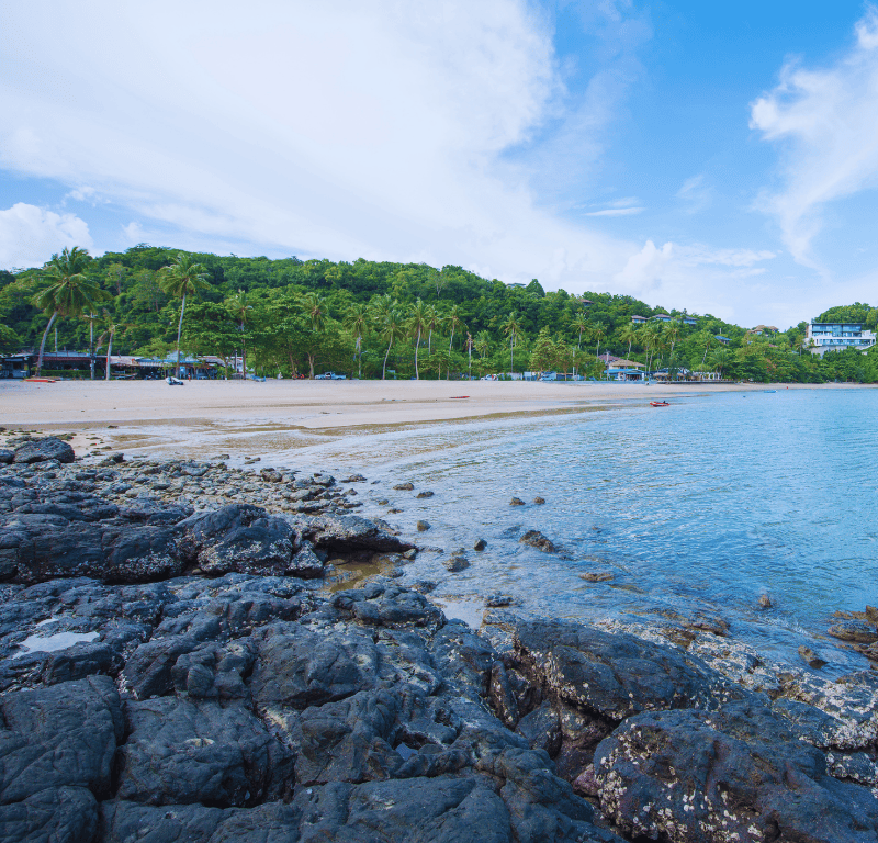 Ao yon yai bay and beach