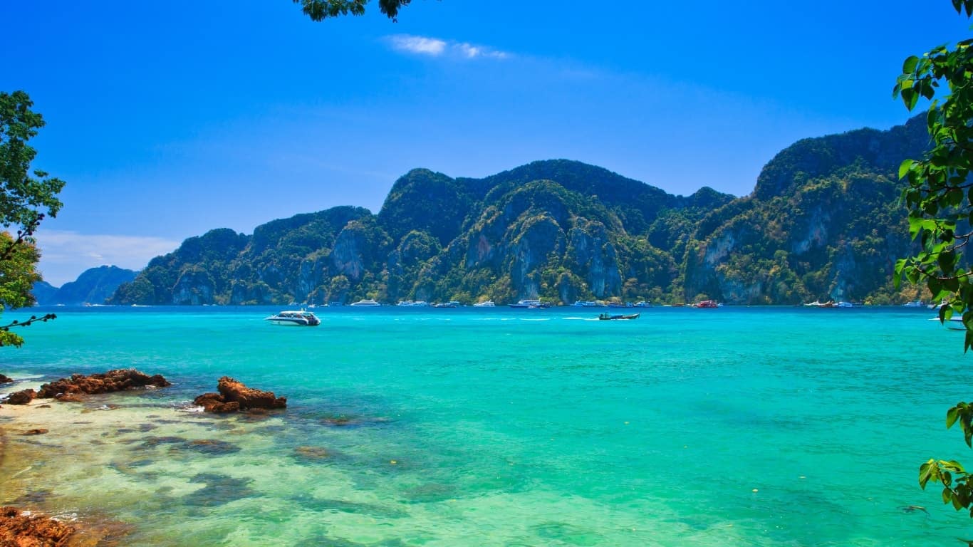 The stunning phi phi islands