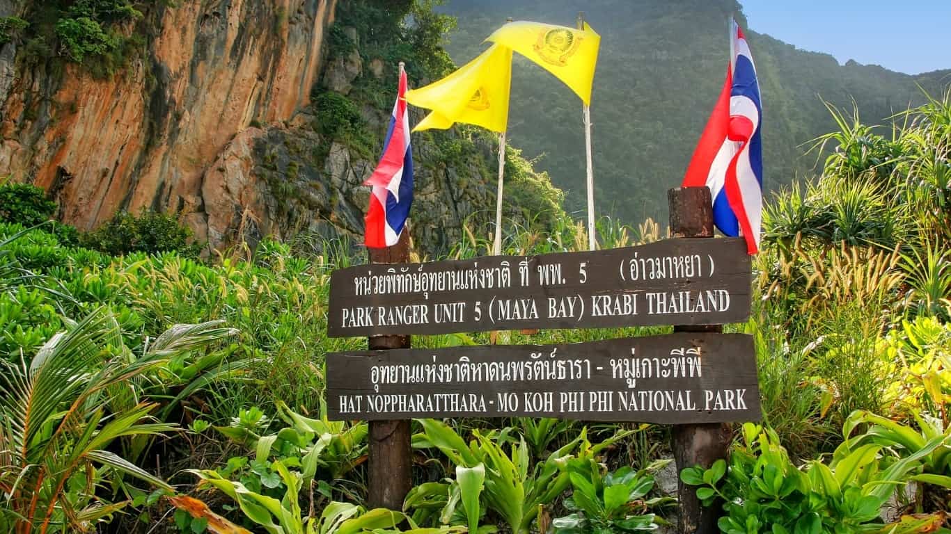 Hat noppharat thara mu koh phi phi national park thailand